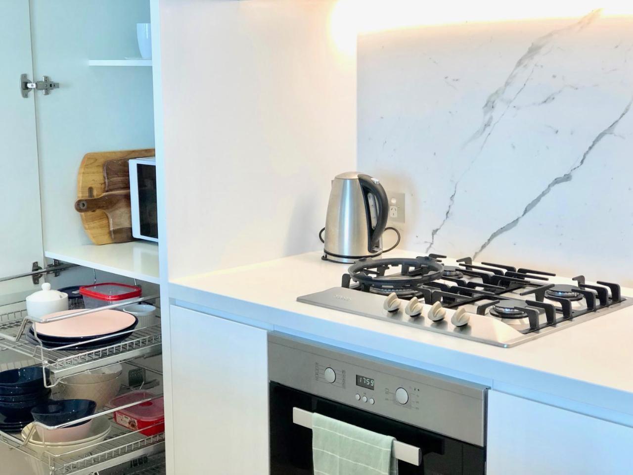 Deluxe And Brand New Lakeside Apartment 墨尔本 外观 照片