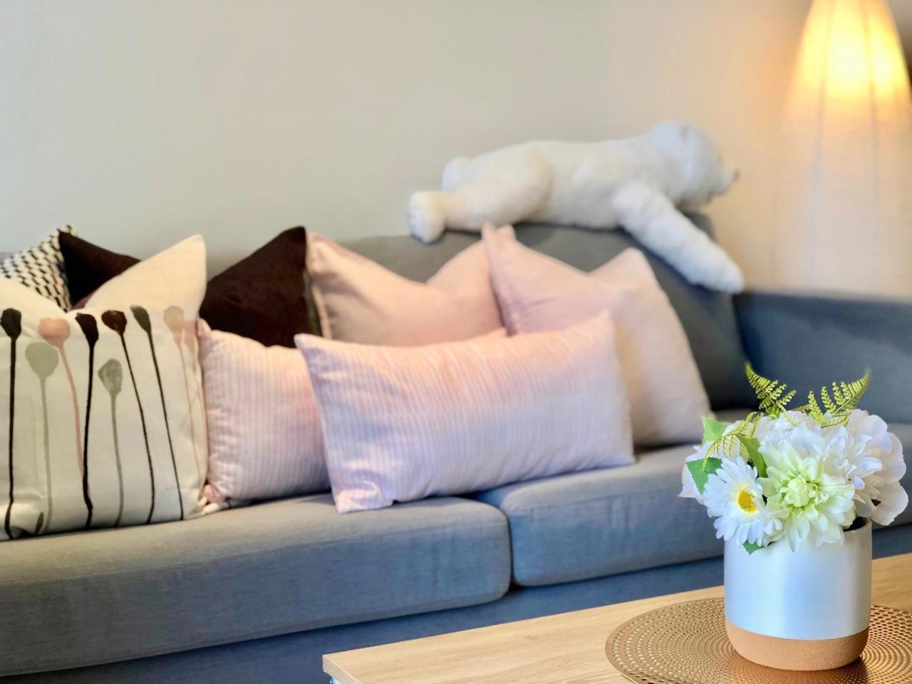 Deluxe And Brand New Lakeside Apartment 墨尔本 外观 照片